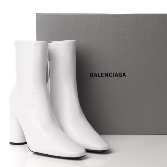 Balenciaga Logo Boots - Picture 6 of 16